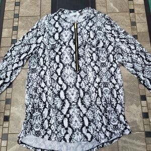Calvin Klein Snake Print 3/4 Sleeve Blouse Black And White Faux Pockets Size M